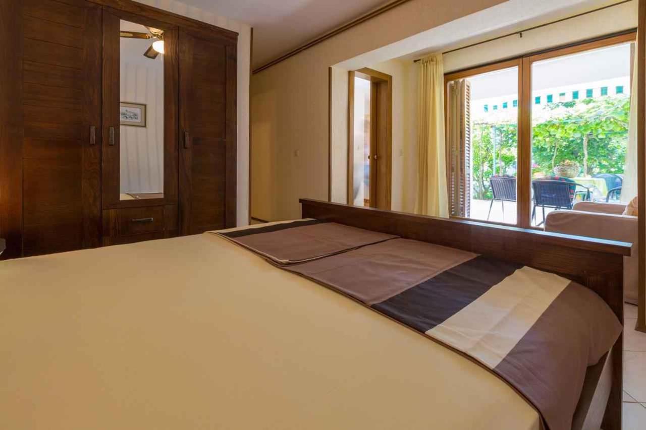 One-Bedroom Apartment Crikvenica 30 Bagian luar foto
